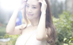 美女100露胸无遮挡照片